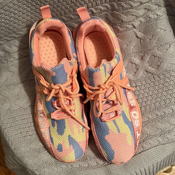 JUST SO SO Sneakers👟👟 - Picture 3 of 6